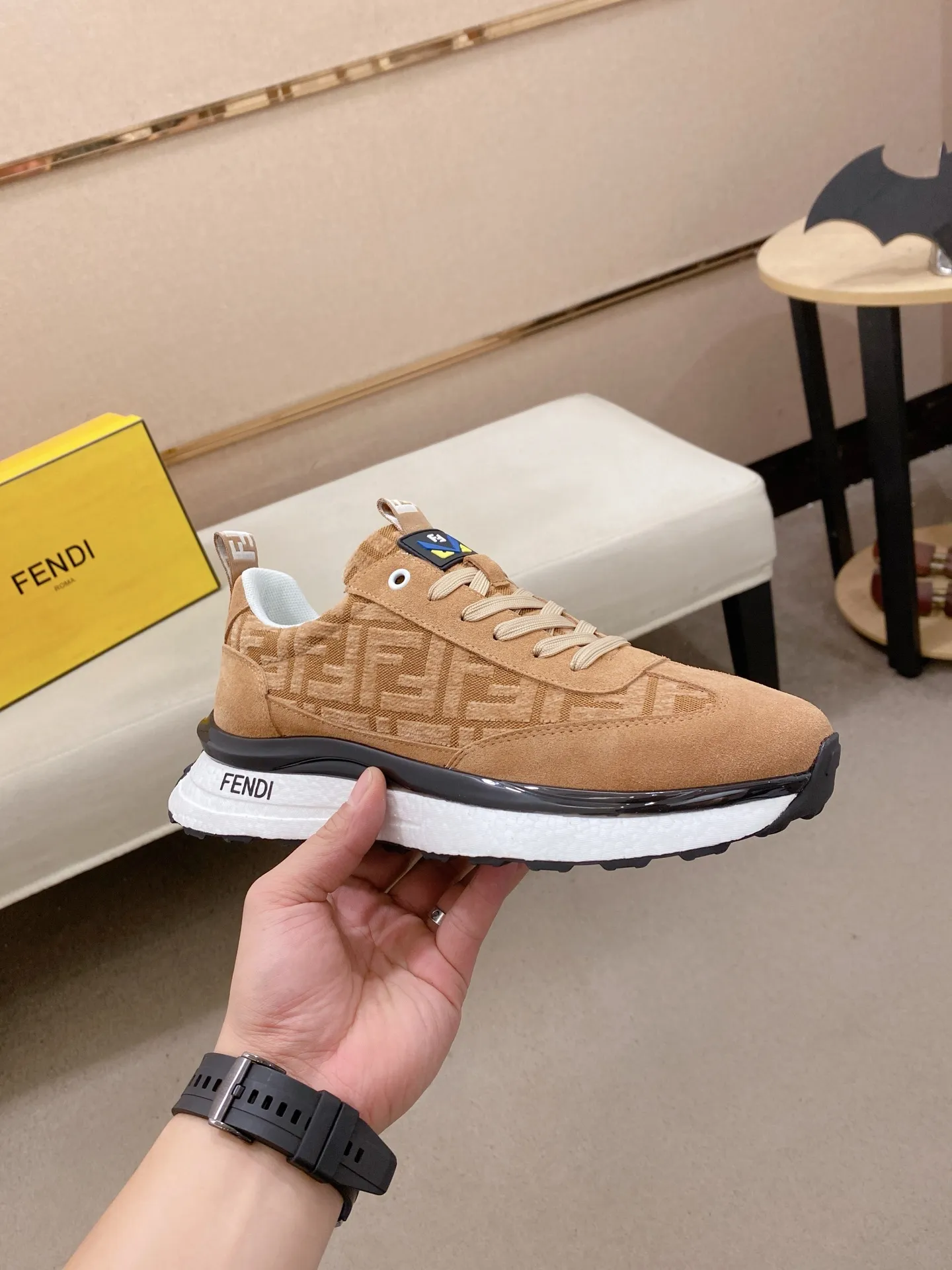 Factory price 442💰 (fendi) New high-top 👊🏻 upper 🇮🇹 imported cowhide fabric 🇩🇪 imported breathable mesh lining. The original outsole is molded to highlight the identity of every man, and the upper foot is elegant and stable🚶🏻🚶🏻The high-end custom counters reproduce the original version📯No matter the wind or rain, the shoe last remains unchanged and can withstand the verification of time🔍️,🔵 Size: 38-44